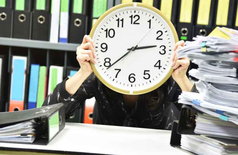 Comment réagir en cas de retard justifié ? Beaux-Esprits